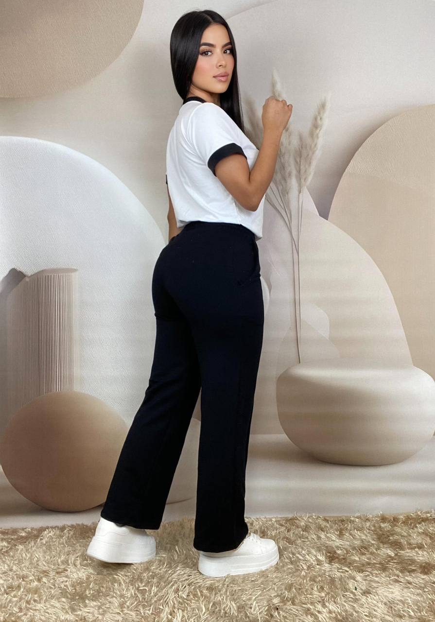 Conjunto pantalón y camiseta