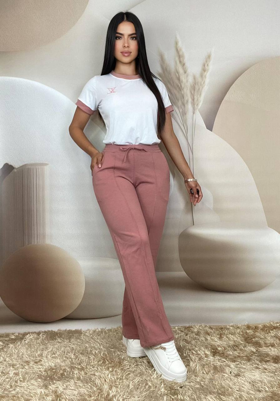 Conjunto pantalón y camiseta